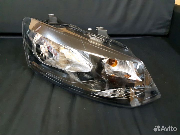 Фара новая Polo Sedan 11-20