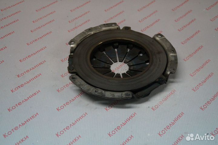 Nissan 30210-BU010 Корзина сцепления