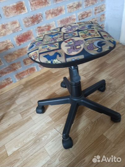 Компьютерный стул