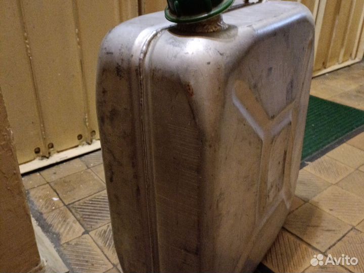 Канистра 20 литров для бензина бу