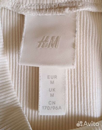 H&M Водолазка молочного цвета