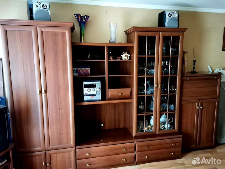 Стенка в гостиную