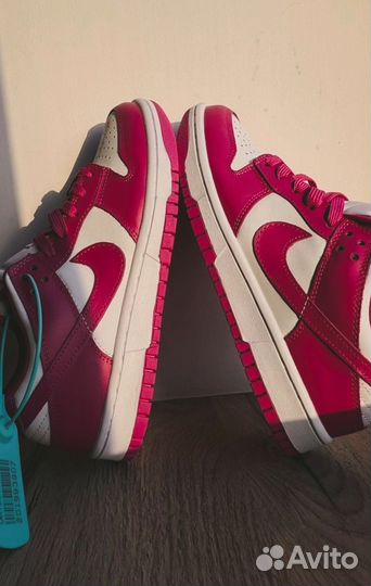 Nike dunk low active fuchsia