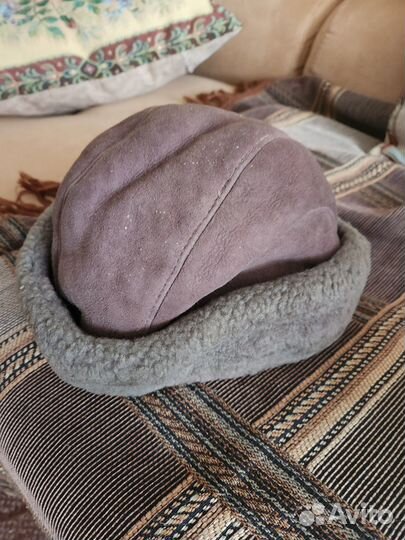 Женские меховые шапки