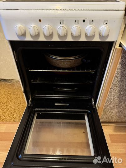 Плита электрическая Indesit стеклокерамика