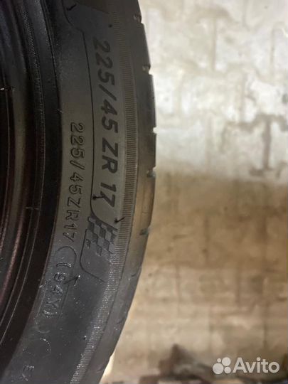 Michelin Pilot Sport 4 225/45 R17 94Y