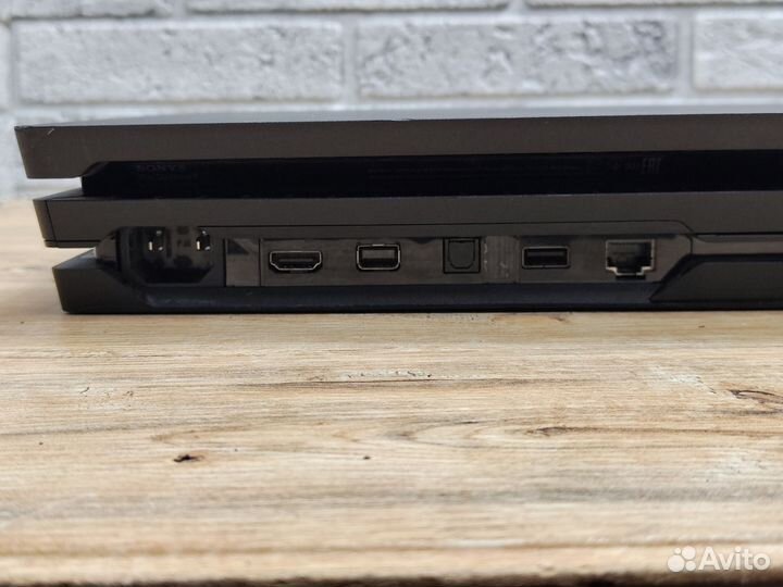 Sony PS4 Pro 1 Tb