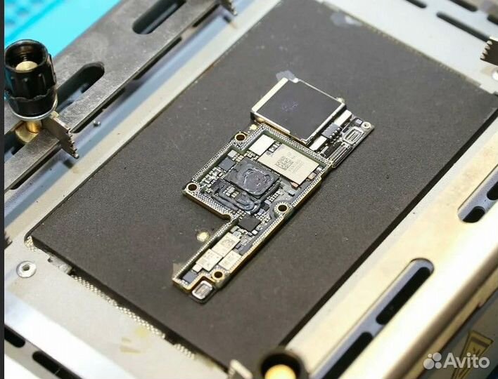 Ремонт материнских плат iPhone