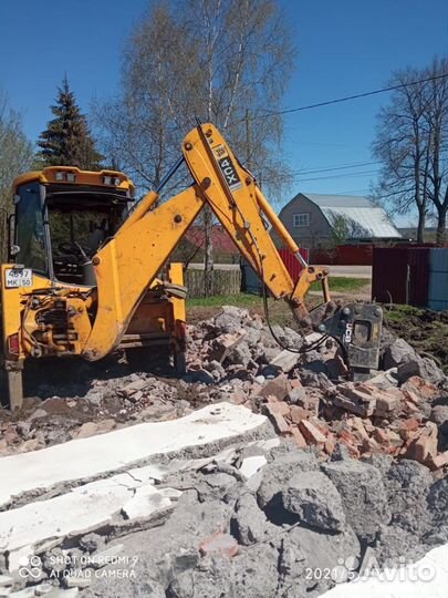 Экскаватор-погрузчик