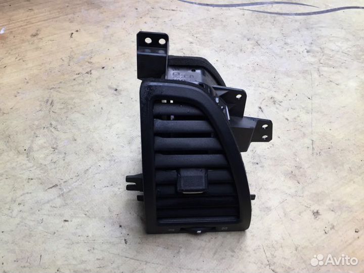 Дефлектор воздушный передний правый Infiniti Fx