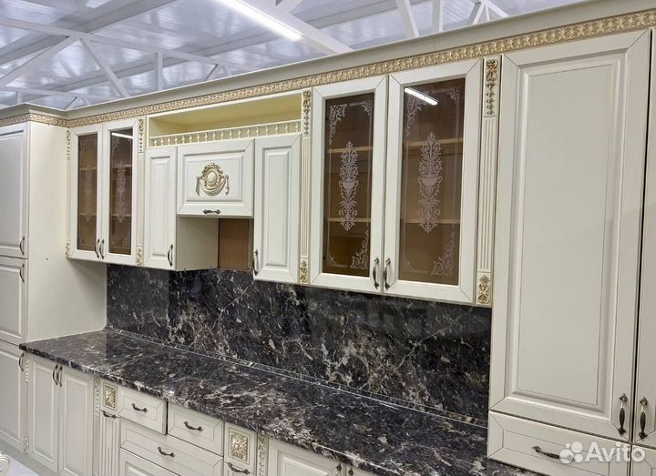 Кухня новая белая