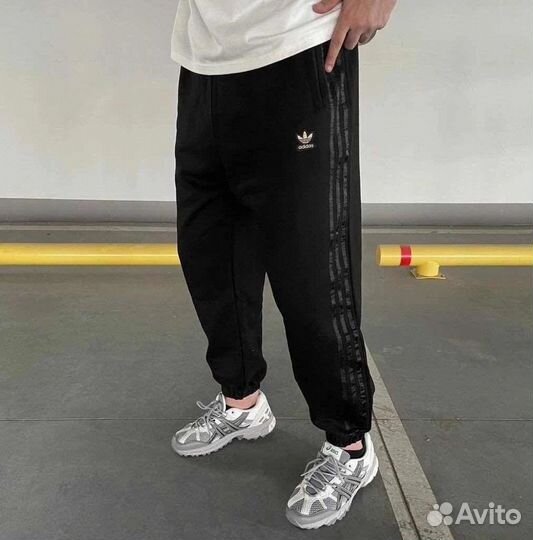 Спортивные штаны adidas