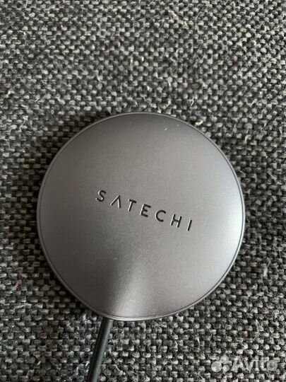 Беспроводная зарядка для iPhone