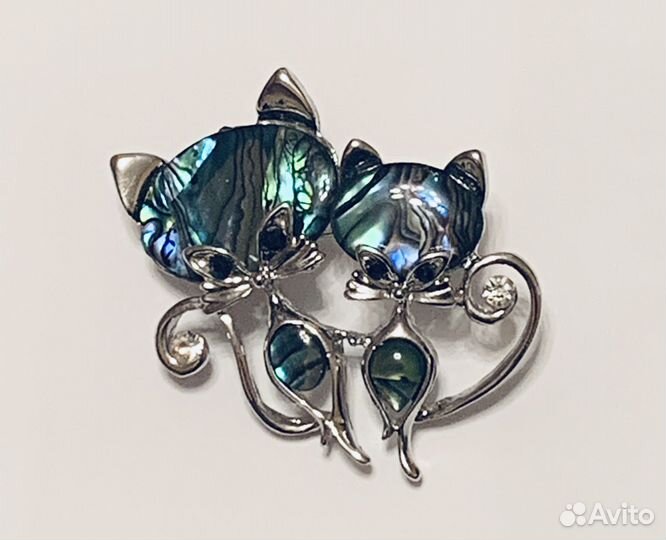 Брошь с перламутром Кошечки, новая