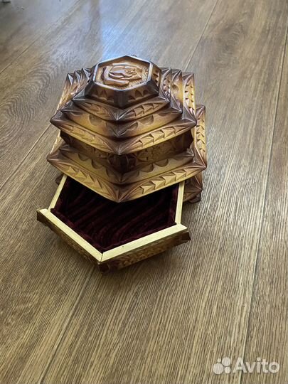 Шкатулка из дерева ручной работы
