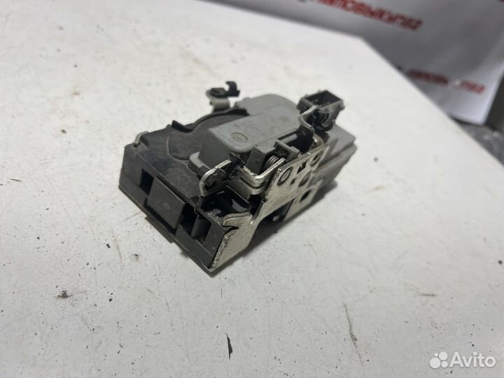 Замок двери передний правый LADA Гранта 11186 2015