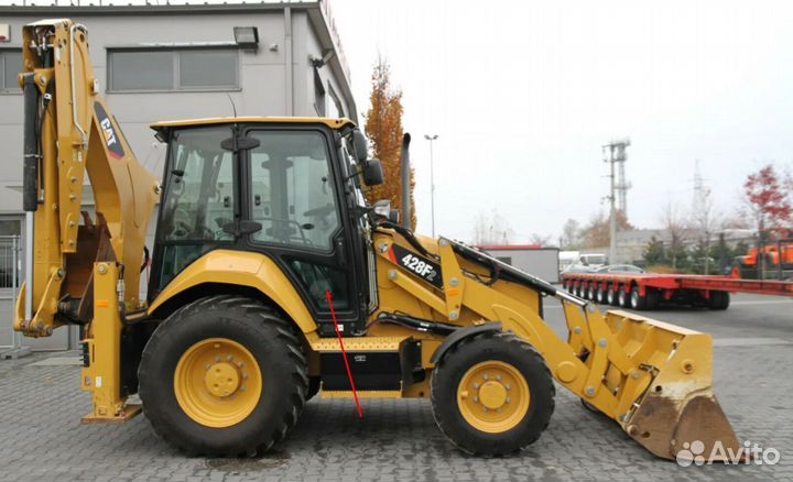 Стекло двери нижнее для погрузчика Caterpillar 428