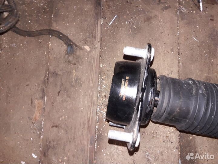 Стойки амортизатора мазда 626gf