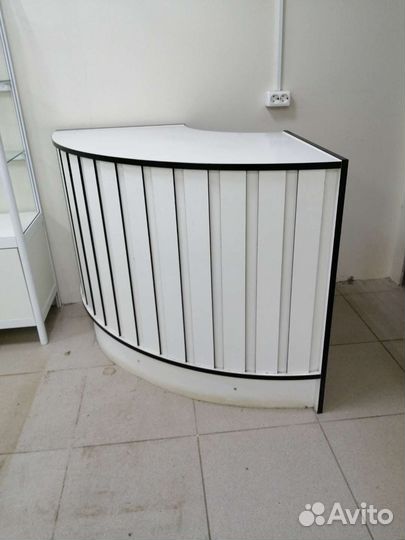 Стол с тумбой