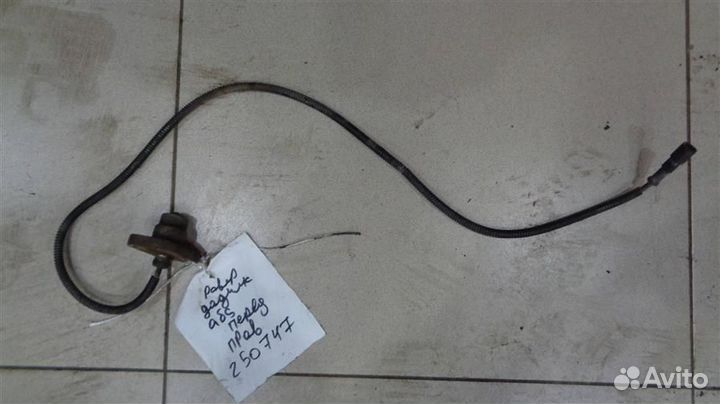 Датчик ABS передний правый Land Rover Discovery 1