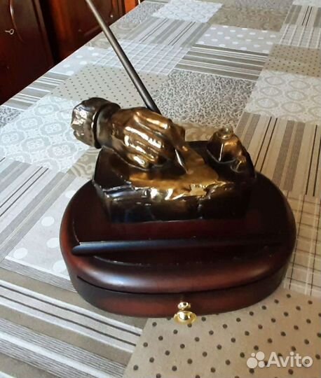 Настольный сувенир 