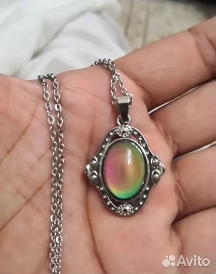 Кулон с камнем