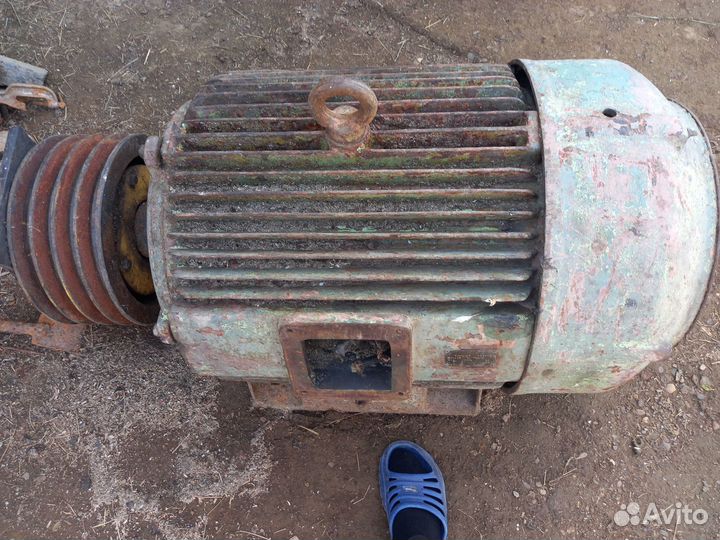 Электродвигатель 380 бу
