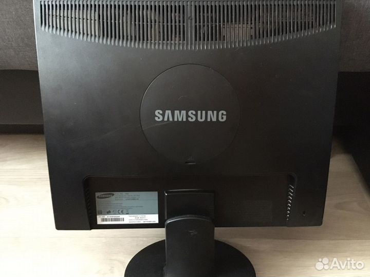 Монитор Samsung SyncMaster 943N