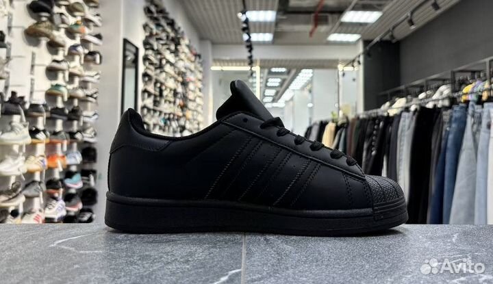 Кроссовки Adidas superstar в ТЦ Мтв Центр