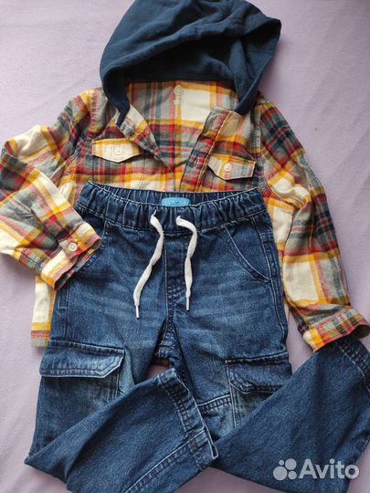 Рубашка с капюшоном+джинсы 98рост