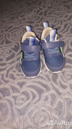 Кроссовки детские
