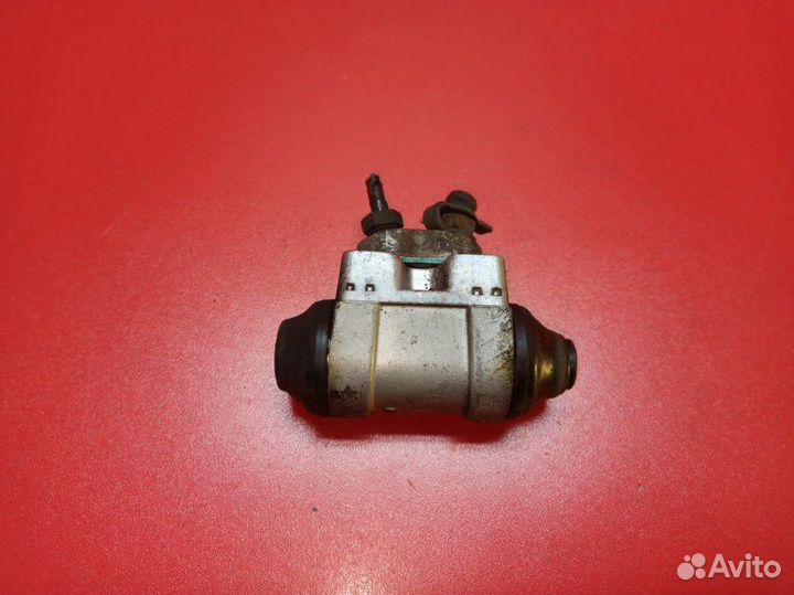 Тормозной цилиндр задний левый Hyundai Getz TB