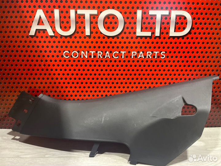 Обшивка стойки задняя левая Porsche Cayenne 958