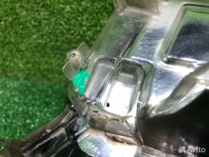 Фара левая Toyota Land Cruiser