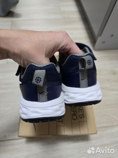 Кроссовки nike 32