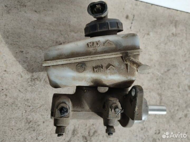 Главный тормозной цилиндр Renault Logan 2005-2014