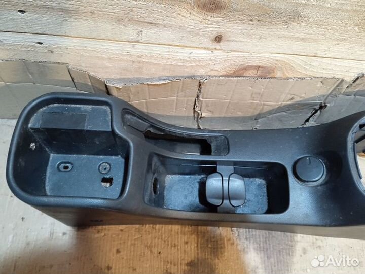 Консоль центральная Chevrolet Cruze