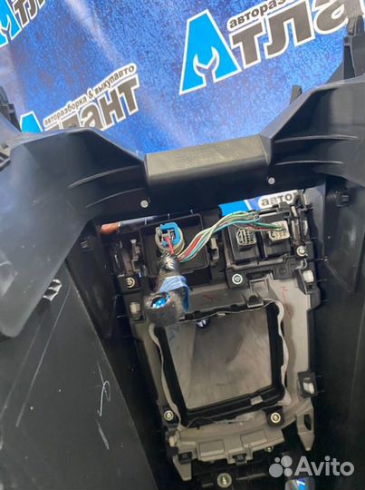 Подлокотник Mazda 3 BL Z6 2011