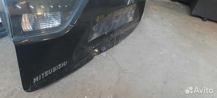 Дверь на mitsubishi outlander