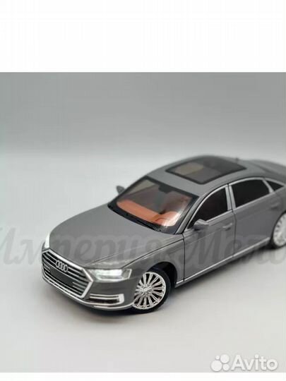 Металлические коллекционная машинка Audi A8