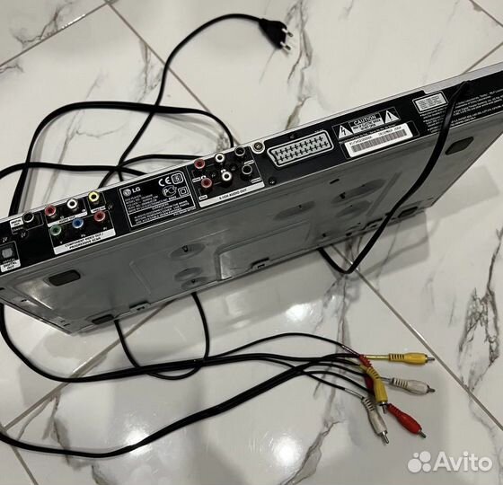 DVD-плеер LG DK489XB