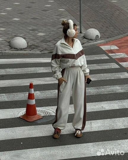 Костюм женский