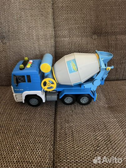 Грузовик(бетономешалка)