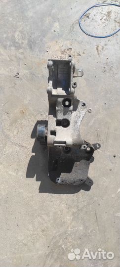 Кронштейн генератора гур Рено Логан 2, Сандеро 2