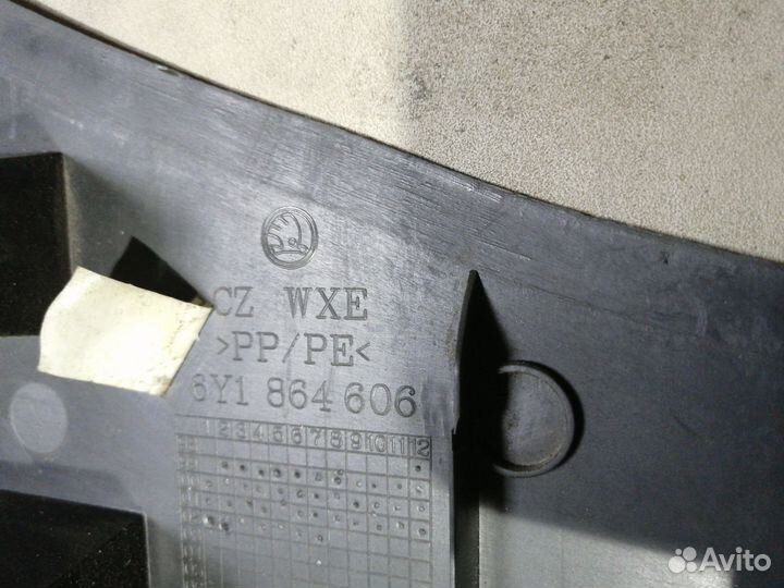 Накладка порога внутренняя правая Skoda Fabia 1