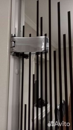 Дверь стеклянная.зеркальная.размер 2.10 на 90