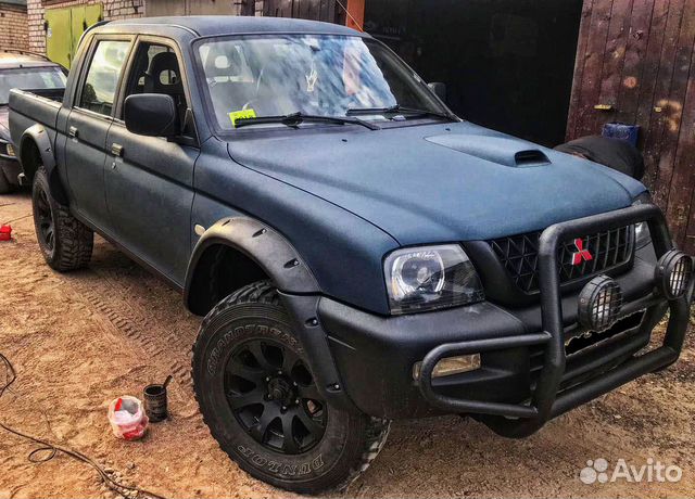 Расширители колёсных арок Mitsubishi L200