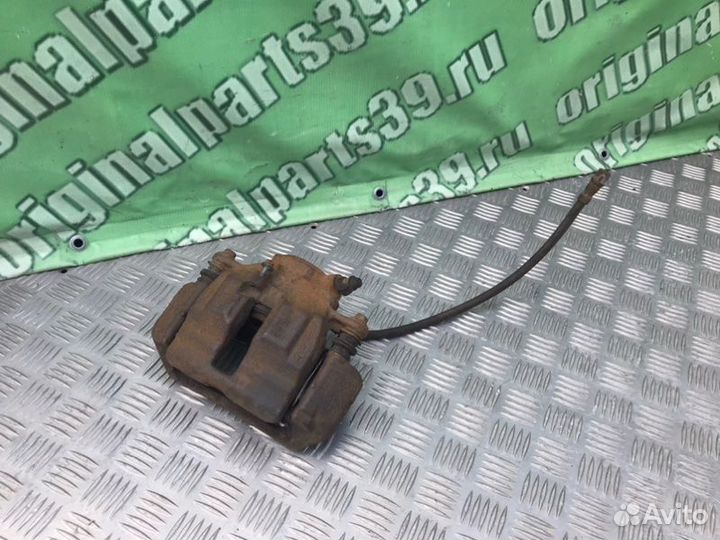 Суппорт передний правый Mercedes-Benz C-Class W203