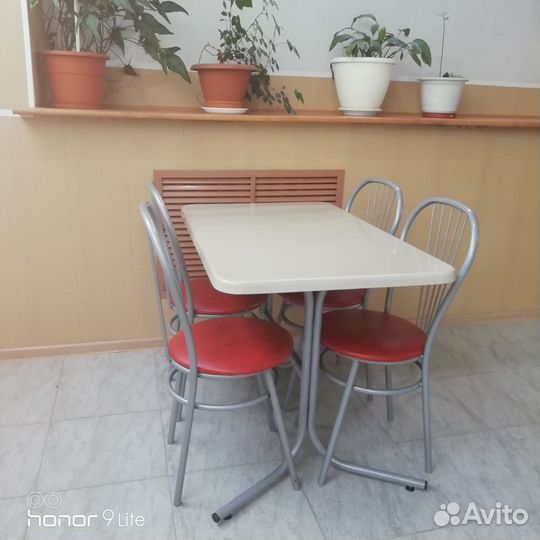 Стол кухонный, 4стула