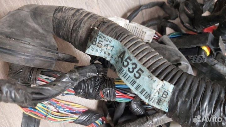 Проводка под капот Mitsubishi Pajero 4 3.2D 2007